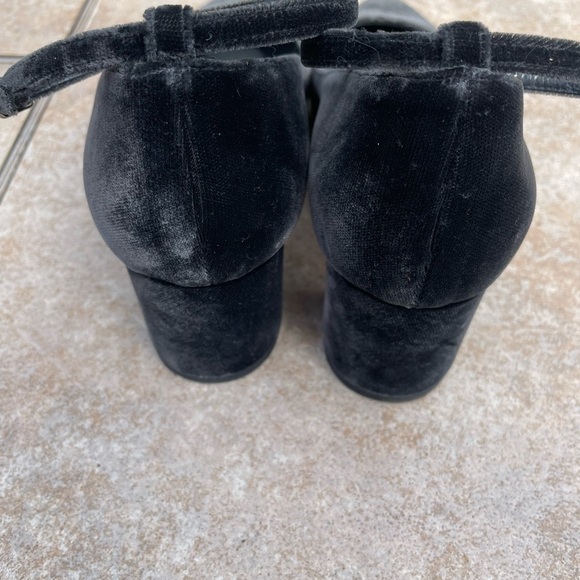 Manolo Blahnik Listony Strap 50 - Picture 4 of 16